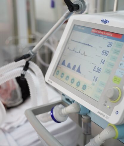 Nam sinh thcs Trịnh Hoài Đức nguy cơ mất bàn tay vì chơi pháo nổ